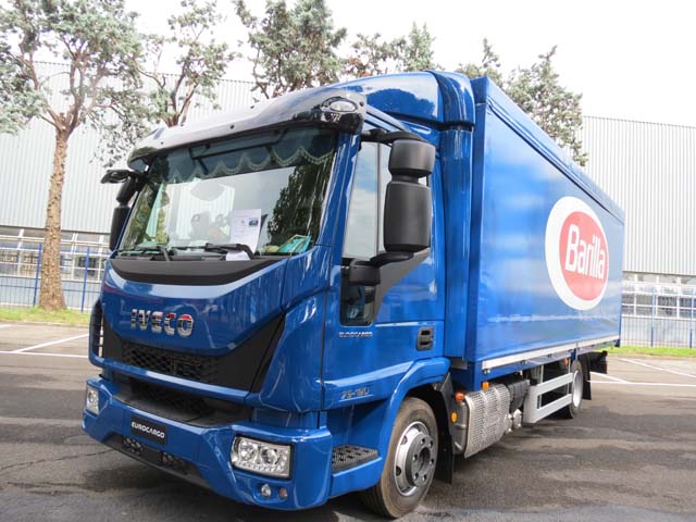 Un camión maniobrable como el Iveco Eurocargo es idóneo para el reparto urbano.